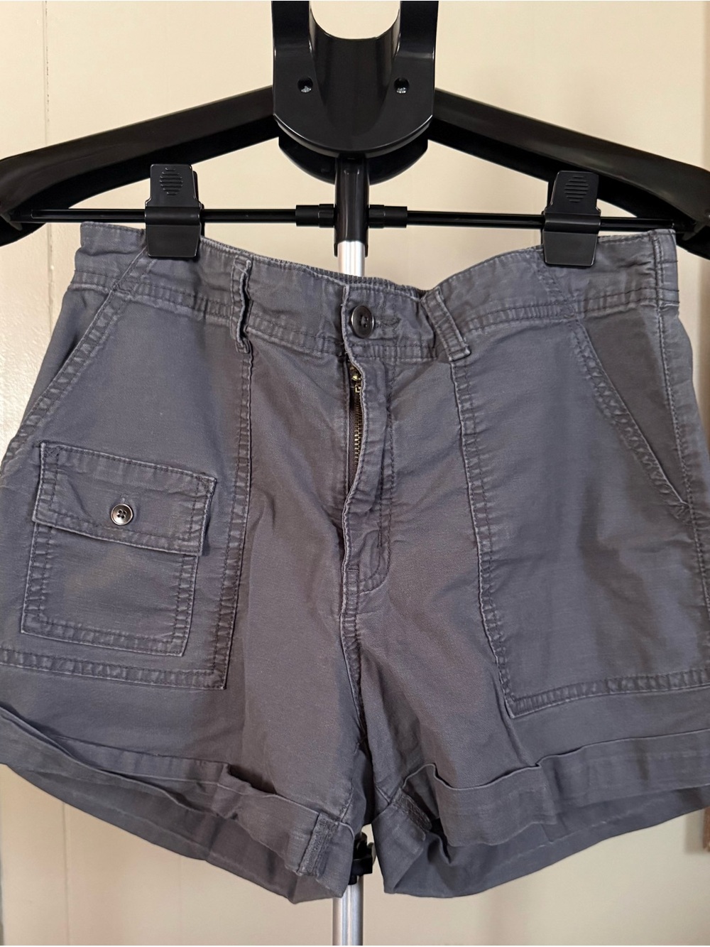 Time and Tru Gray Women Cargo Shorts with Patch Pockets -S- Great Condition #96